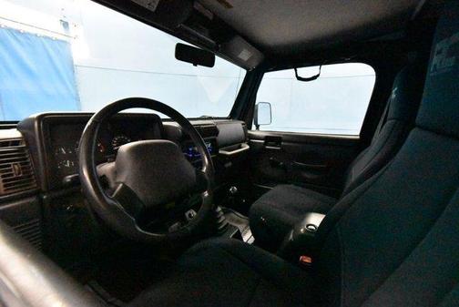 Patriot Blue Pearlcoat 2000 Jeep Wrangler Sport