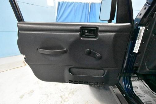 Patriot Blue Pearlcoat 2000 Jeep Wrangler Sport