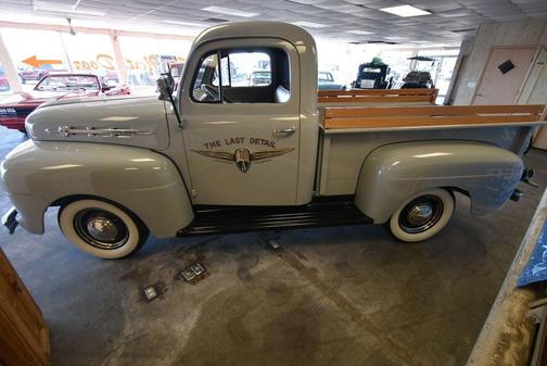 1952 Ford F1 
