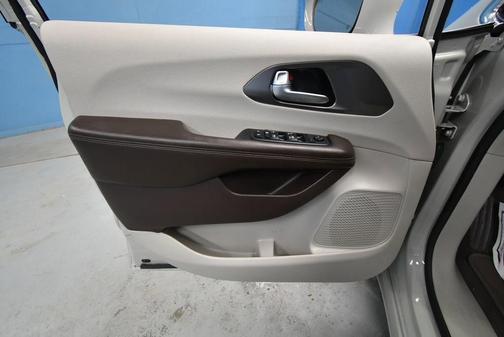 2019 Chrysler Pacifica Touring-L