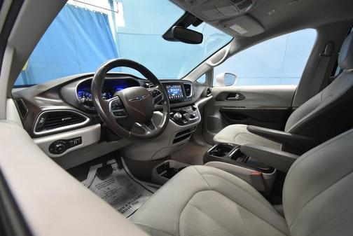 2019 Chrysler Pacifica Touring-L