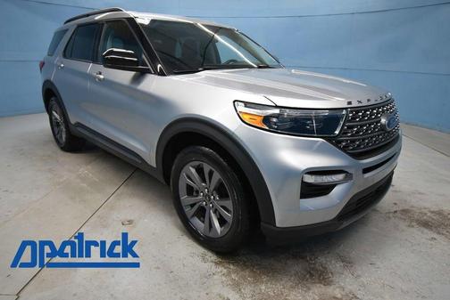 Silver Metallic 2022 Ford Explorer XLT