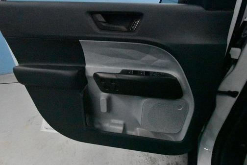 Oxford White 2025 Ford Maverick XLT