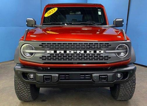 Hot Pepper Red Metallic Tinted Clearcoat 2023 Ford Bronco Badlands
