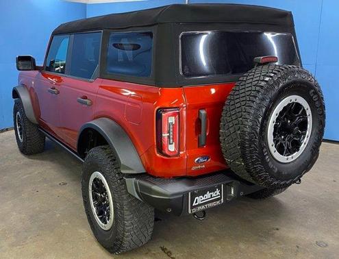 Hot Pepper Red Metallic Tinted Clearcoat 2023 Ford Bronco Badlands