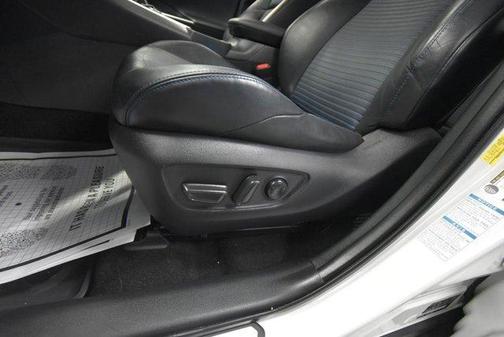 2019 Toyota RAV4 Hybrid XSE