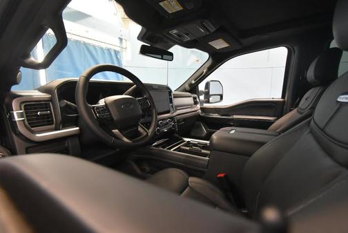 Avalanche 2025 Ford F-250 Platinum