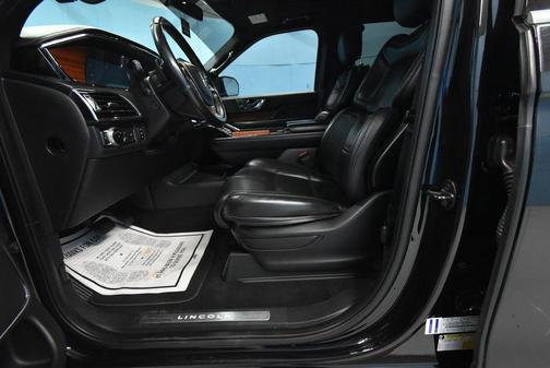 Black Metallic 2019 Lincoln Navigator Select
