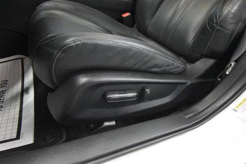 White Orchid Pearl 2019 Honda Insight Touring