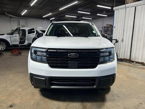 Oxford White 2024 Ford Maverick Lariat