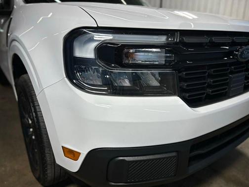 Oxford White 2024 Ford Maverick Lariat