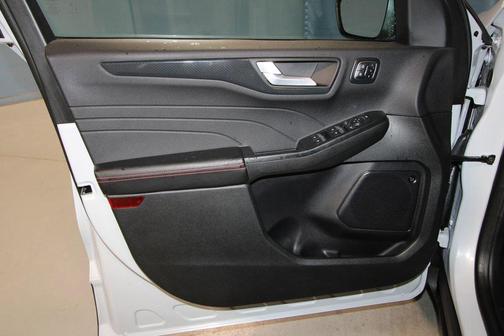 Silver Metallic 2025 Ford Escape ST-Line Select