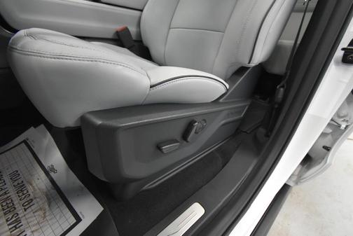 Star White 2026 Ford Expedition Max Platinum