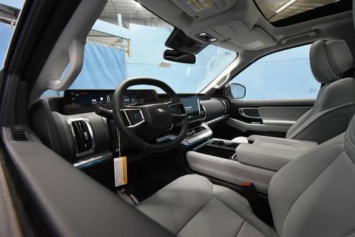 Star White 2026 Ford Expedition Max Platinum
