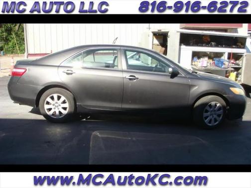 Gray 2008 Toyota Camry XLE