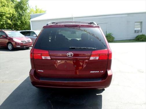 2005 Toyota Sienna LE