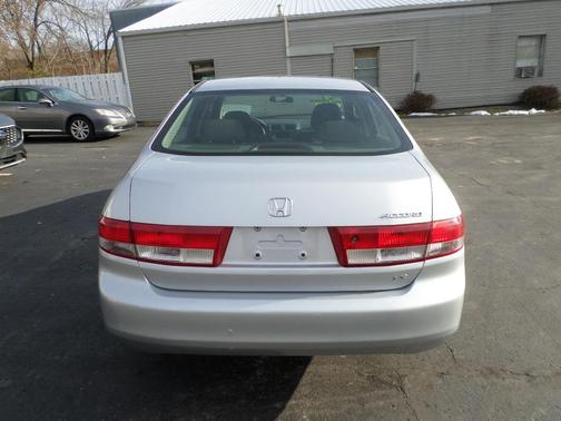 2004 Honda Accord LX sedan