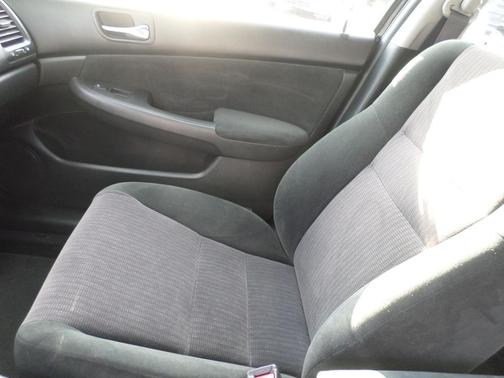 2004 Honda Accord LX sedan