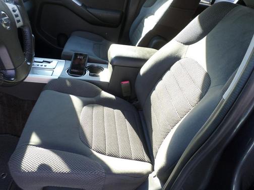 2011 Nissan Pathfinder SV