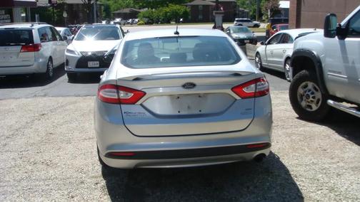 Silver 2013 Ford Fusion SE