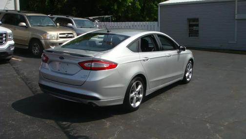 Silver 2013 Ford Fusion SE