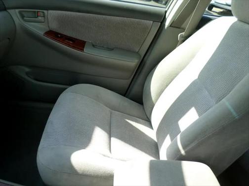 2005 Toyota Corolla LE