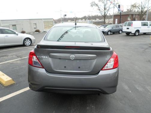 2019 Nissan Versa 1.6 S+