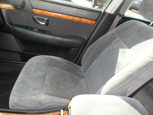 2004 Kia Amanti Sedan