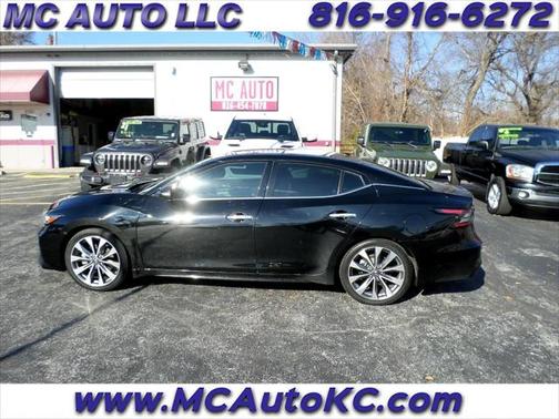 Black 2022 Nissan Maxima 3.5 Platinum Sedan