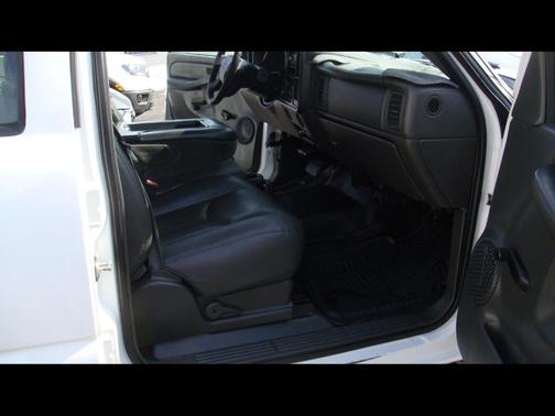 2004 Chevrolet Silverado 2500 Work Truck