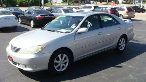 Silver 2006 Toyota Camry LE V6