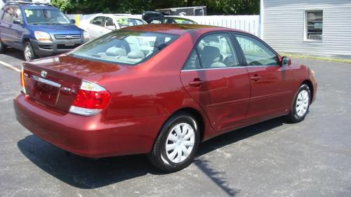 Red 2005 Toyota Camry LE