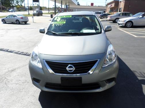 2014 Nissan Versa 1.6 SV