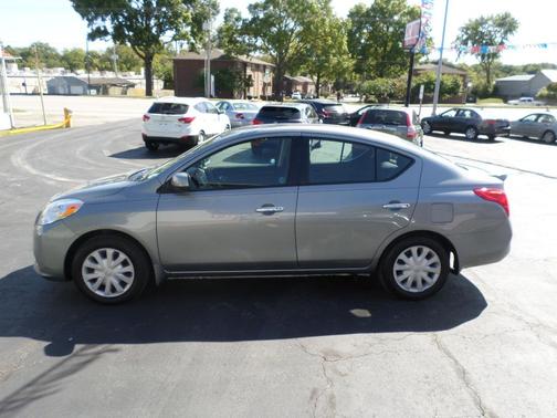 2014 Nissan Versa 1.6 SV