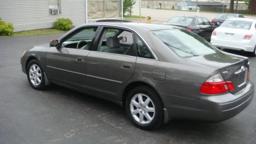 Gray 2003 Toyota Avalon XL