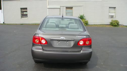 Gray 2007 Toyota Corolla LE