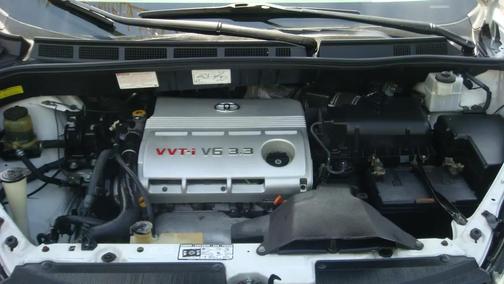 White 2005 Toyota Sienna XLE