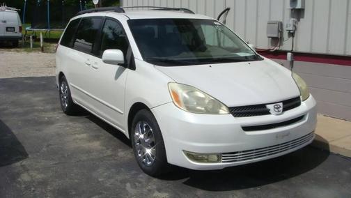 White 2005 Toyota Sienna XLE