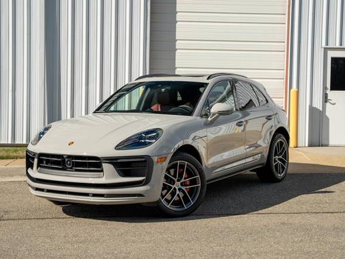 Chalk 2026 Porsche Macan