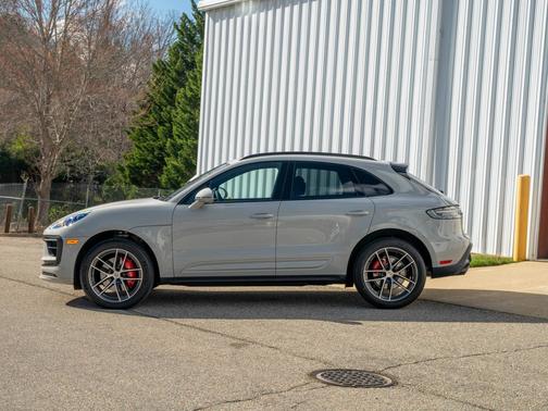 Chalk 2026 Porsche Macan