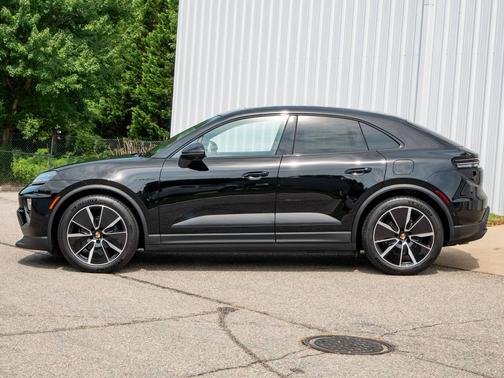 Black 2025 Porsche Macan