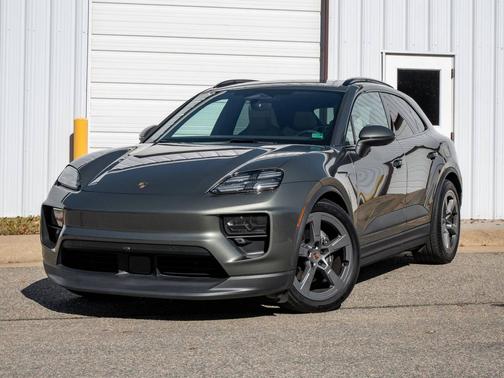 2025 Porsche Macan 