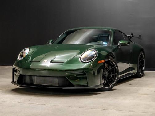 Oak Green Metallic Neo 2026 Porsche 911
