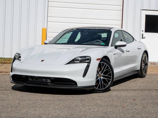 2022 Porsche Taycan 