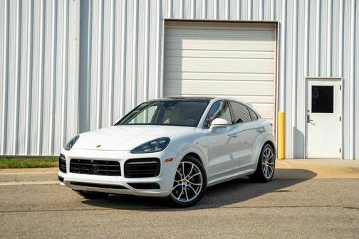 2023 Porsche Cayenne 
