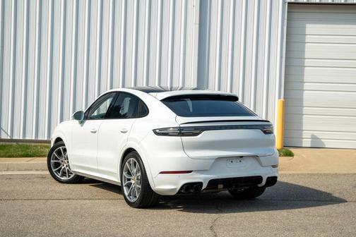 2023 Porsche Cayenne 
