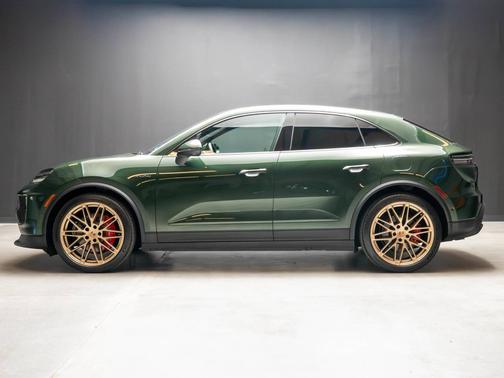 Oak Green Metallic Neo 2025 Porsche Macan