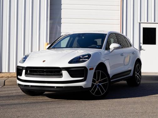 2022 Porsche Macan 