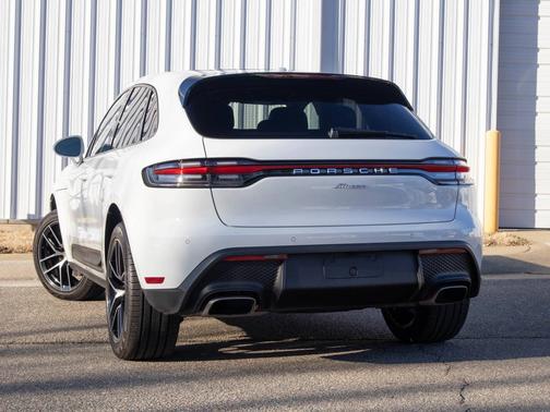 2022 Porsche Macan 