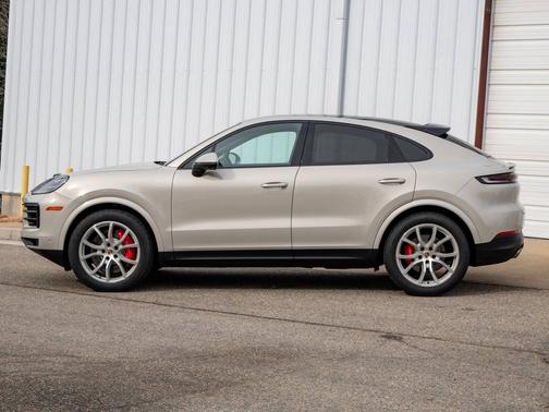 2024 Porsche Cayenne 
